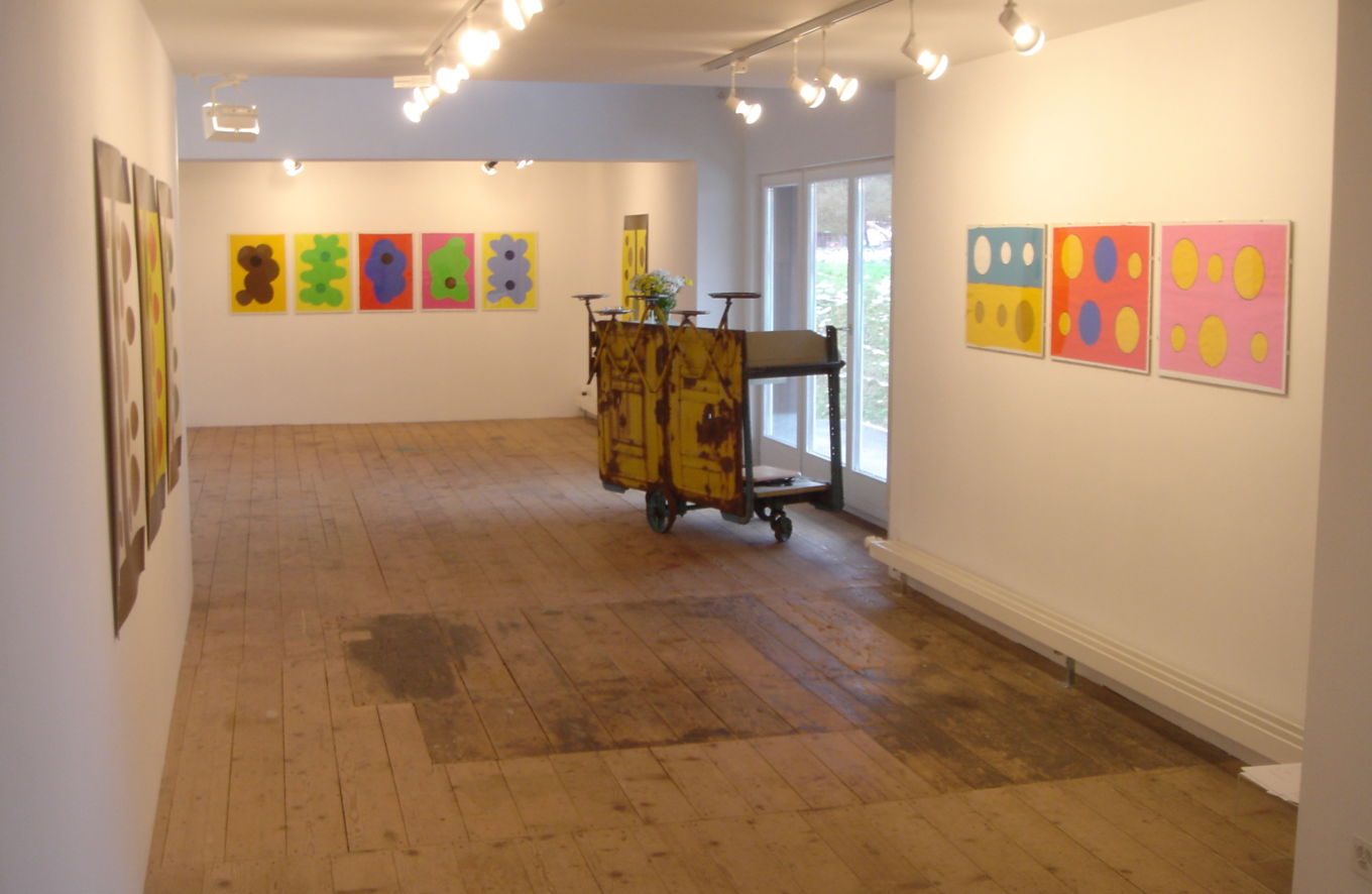 Ausstellungsansicht: Es ist was passiert, Oxyd Nr. 16, Doppelausstellung mit Eugen Frei, 2005