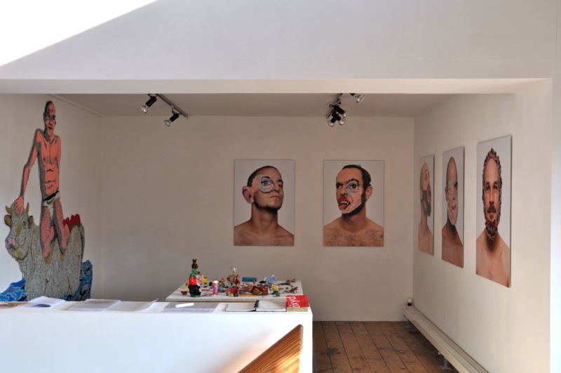 Ausstellungsansicht: «Subjekt = Objekt = Subjekt» Nr. 42, Oxyd, 2010, Jürg Benninger
