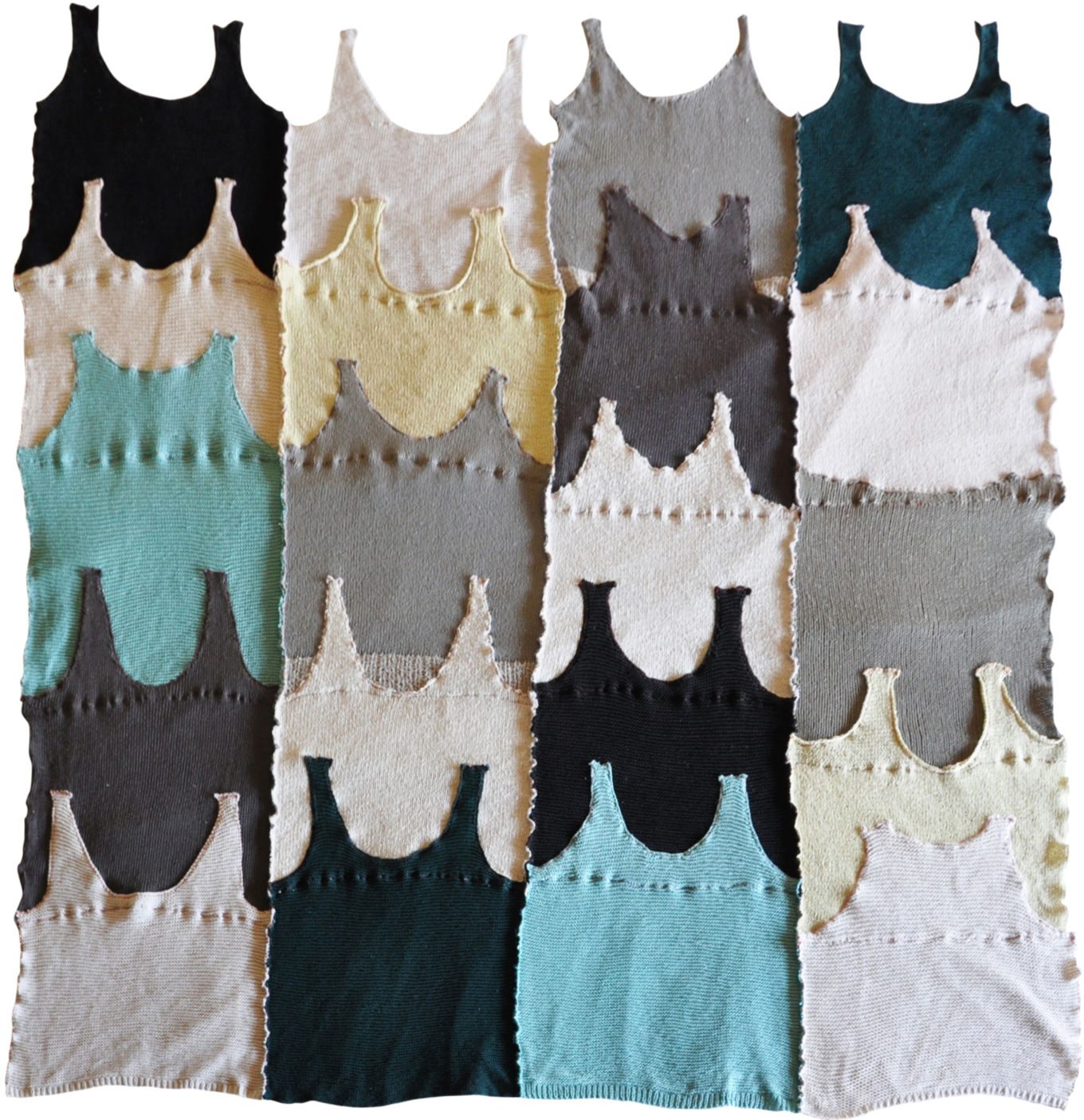 Die letzten Hemden, 2014, Selbstgestrickte Tops, zerschnitten und neu zusammengesetzt, ca. 180 x 200 cm, Objekt aus der Serie «Frauen I»