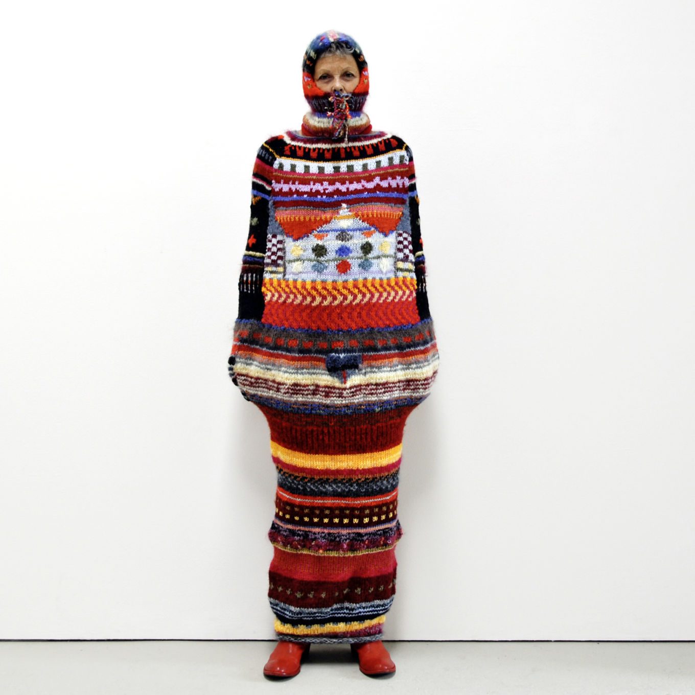 Seelenwärmer, 2009, Wolle, Objekt aus der Serie «Frauen II»
