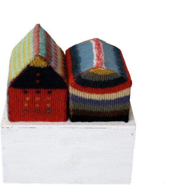 Doppelhaus, 2004, Wolle, Karton, ca. 20 x 30 x 20 cm, Objekt aus der Serie «Häuser II»