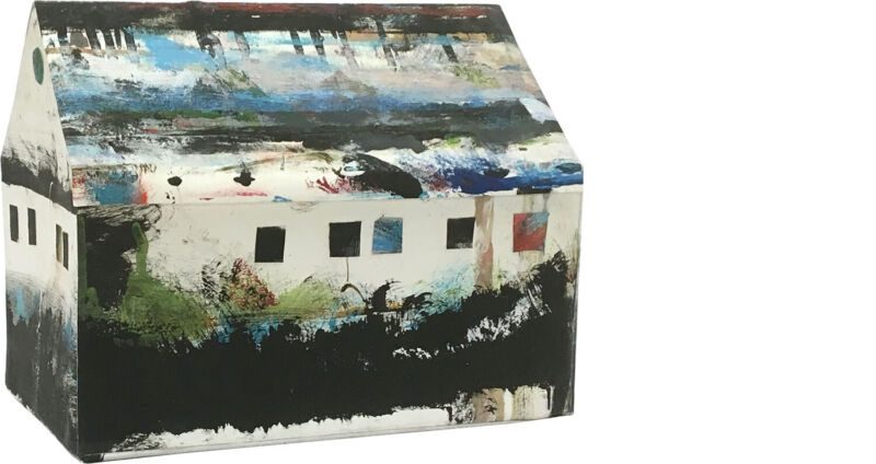 Randständig, 2019, Unterlagspapier, Karton, Leim, ca. 19 x 23 x 16 cm, Objekt aus der Serie «Häuser IV»